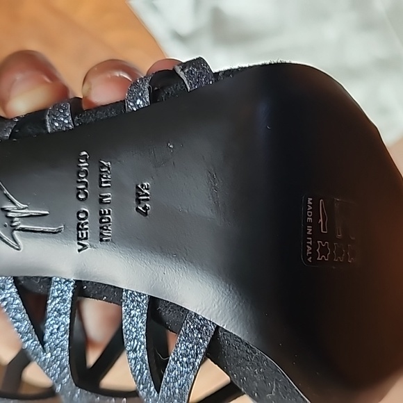 Giuseppe Zanottie black 'Raquel' Glitter pumps - Picture 2 of 4